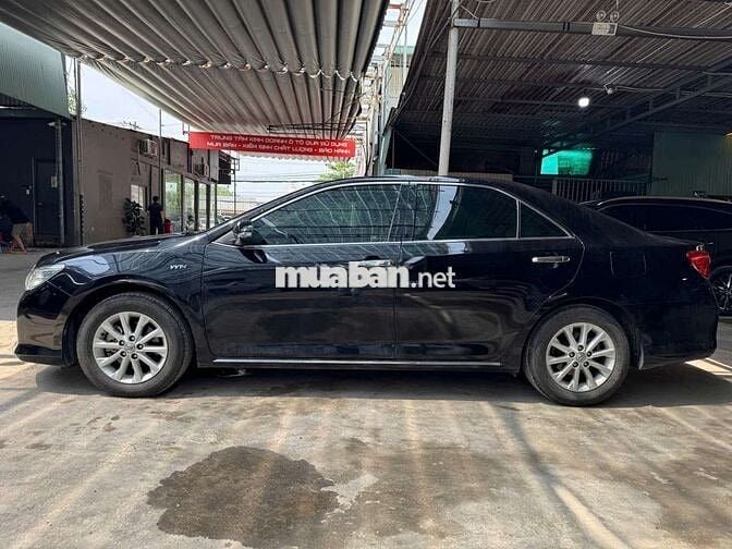 Toyota Camry 2013 2.0E, màu đen, lướt 41.000 km