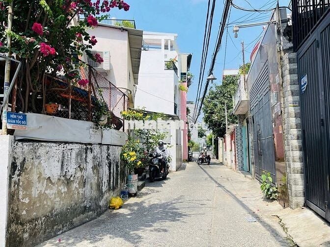 CHỈ NHỈNH 7 TỶ -NHÀ ĐẸP KHÔNG GIAN XANH KTS THIẾT KẾ- 5 TẦNG, NGAY HXH