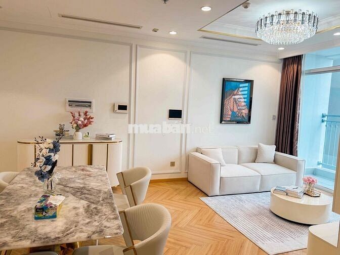 Bán gấp 2pn Khu Landmark 6 Vinhome rẻ hơn căn cùng trục 1 tỷ