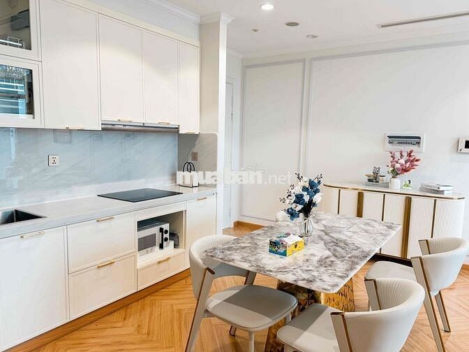 Bán gấp 2pn Khu Landmark 6 Vinhome rẻ hơn căn cùng trục 1 tỷ