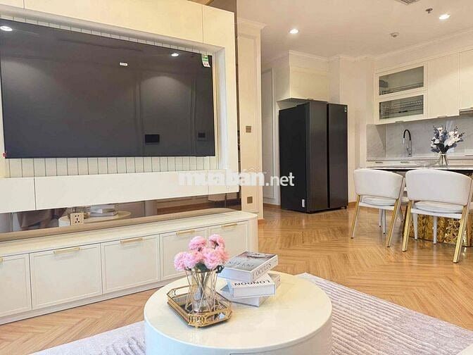 Bán gấp 2pn Khu Landmark 6 Vinhome rẻ hơn căn cùng trục 1 tỷ