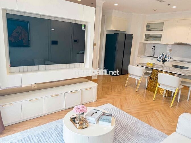 Bán gấp 2pn Khu Landmark 6 Vinhome rẻ hơn căn cùng trục 1 tỷ