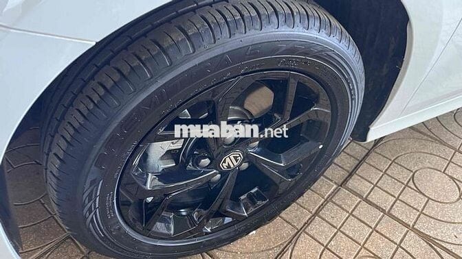 MG5 STD 2024 đăng ký 8/2025 - 3.800km.