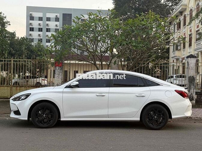 MG5 STD 2024 đăng ký 8/2025 - 3.800km.