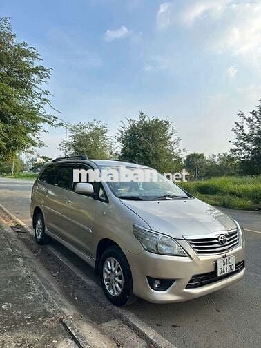 2012 toyota innova