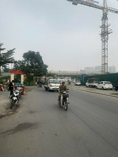 Mặt Phố Ngyễn Hoàng Tôn - Tây Hồ - 81 M2 – Cấp 4 – Giá 19.4 Tỷ. 💥💥SI