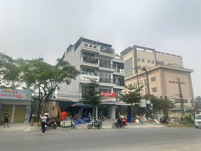 Mặt Phố Ngyễn Hoàng Tôn - Tây Hồ - 81 M2 – Cấp 4 – Giá 19.4 Tỷ. 💥💥SI
