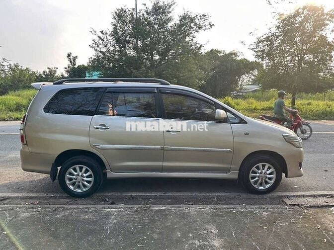 2012 toyota innova