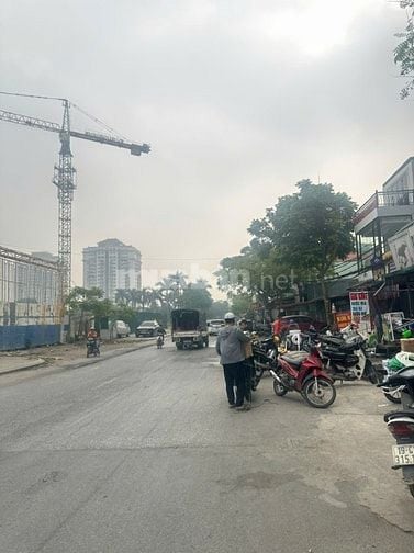 Mặt Phố Ngyễn Hoàng Tôn - Tây Hồ - 81 M2 – Cấp 4 – Giá 19.4 Tỷ. 💥💥SI