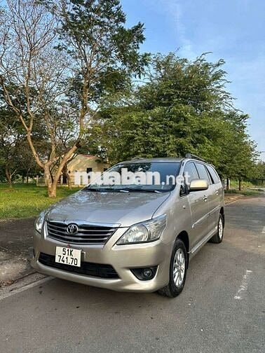 2012 toyota innova