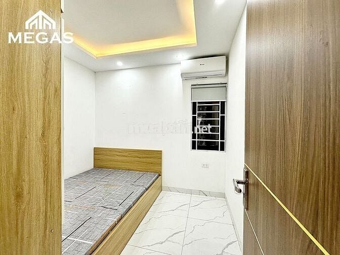 CHO THUÊ CĂN HỘ 2PN FULL NỘI THẤT BAN CÔNG NGAY TẠI LẠC LONG QUÂN