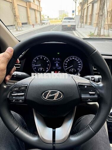 Hyundai Elantra 2020 1.6 AT - 80000 km