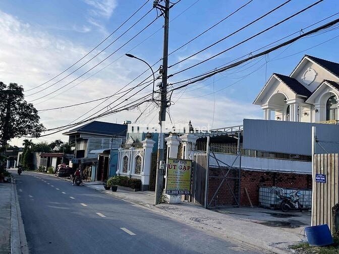 Nhà Shr 8x25M Vị Trí Đẹp Giá Tốt Mt đg Nguyễn Thị Ly KD Buôn Bán ok