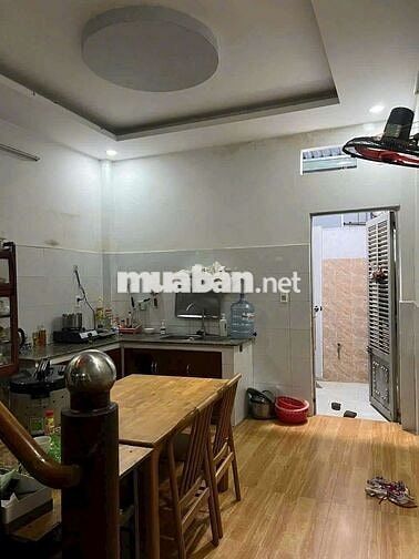 Cho thuê nhà tx 52 gần bến xe buýt số 3  giá 5tr5 2p ngủ