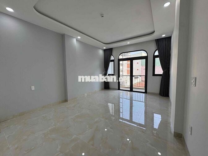 KHAI TRƯƠNG CHDV STUDIO BAN CÔNG CỬA SỔ NGAY MẶT TIỀN DƯƠNG QUẢNG HÀM