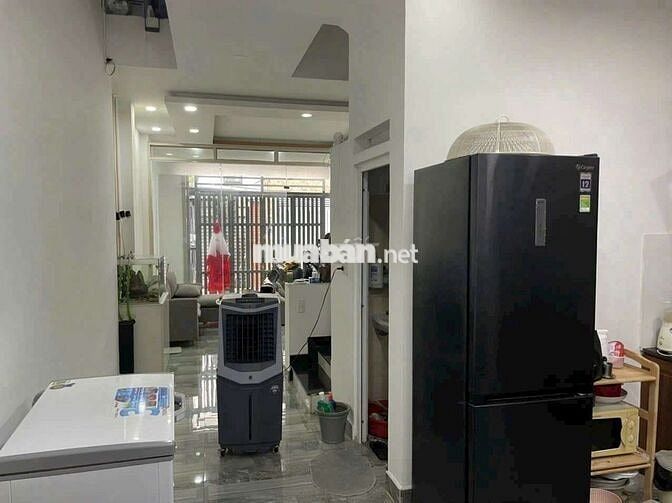 Cho thuê nguyên căn trống rộng, 4pn3wc, còn mới, hẻm 1/ Đs 1 P16 , GV