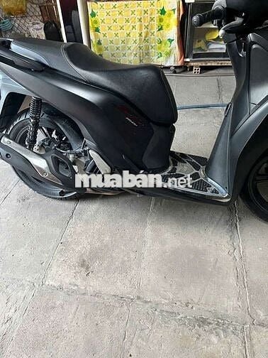 Nhà có việc cần bán gấp chiếc xe SH 150 nữ chạy