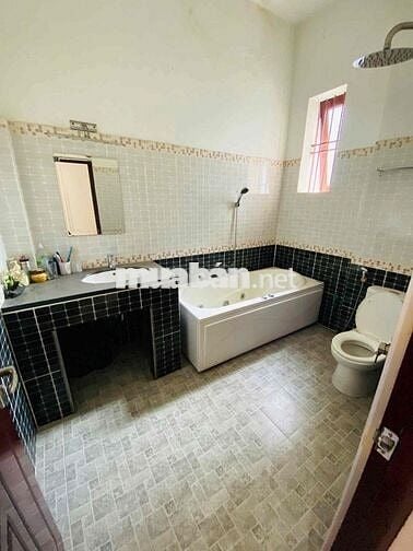 Cho thuê nhà phù hợp làm homestay, văn phòng tại trung tâm hành chính