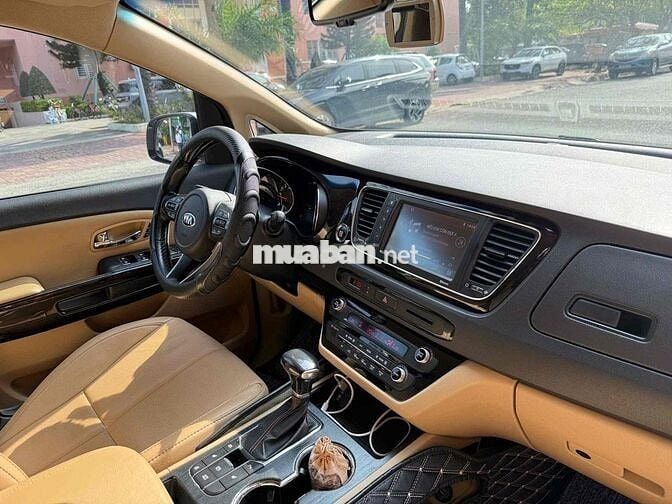 Kia Sedona 2018 2.2 DATH - 86000 km