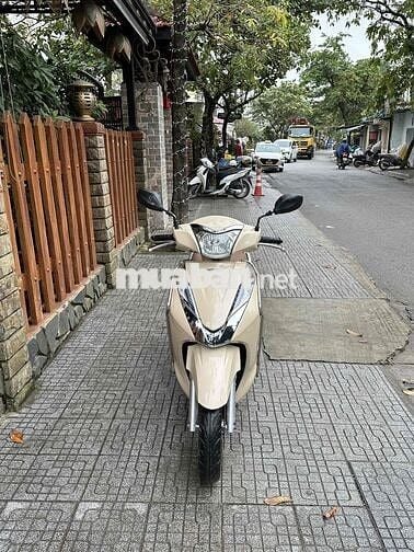 lead máy rin ngon,chạy nhẹ nhàng