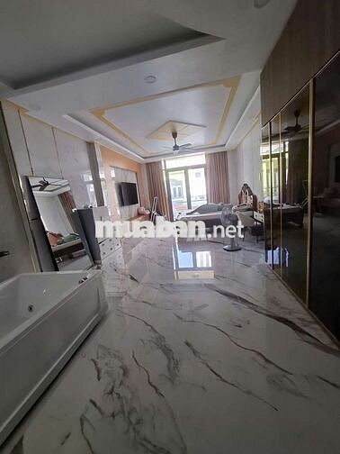 Nhà Full Nội Thất đẹp Long lanh Dt 4,5x18. 3 tầng giá 25 Triệu