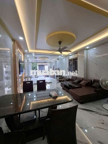 Nhà Full Nội Thất đẹp Long lanh Dt 4,5x18. 3 tầng giá 25 Triệu