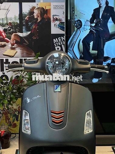 Nhà thừa xe cần bán Vespa Gts , máy êm bốc