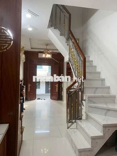 NHÀ 4 TẦNG - FULL NỘI THẤT XỊN - 4PN - HẺM THÔNG