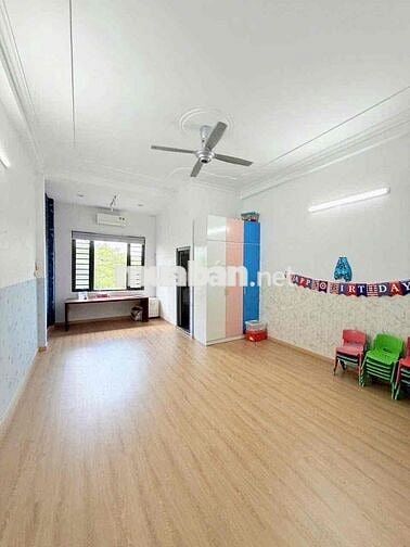 Nhà trệt 2 lầu full nội thất KDC 91B