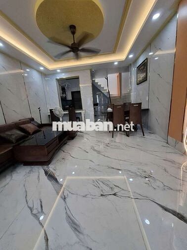 Nhà Full Nội Thất đẹp Long lanh Dt 4,5x18. 3 tầng giá 25 Triệu