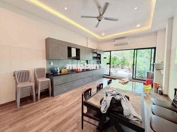 Nhà trệt 2 lầu full nội thất KDC 91B