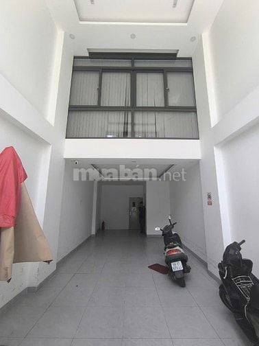 CHO THUÊ NHÀ 6 TẦNG PHẠM HUY THÔNG DT 4.2X16 CÓ THANG MÁY VÀ PCCC ĐẦY 