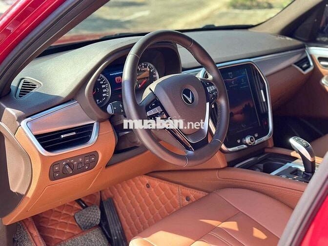 VinFast Lux SA2.0 Premium 2.0 AT sản xuất 2021