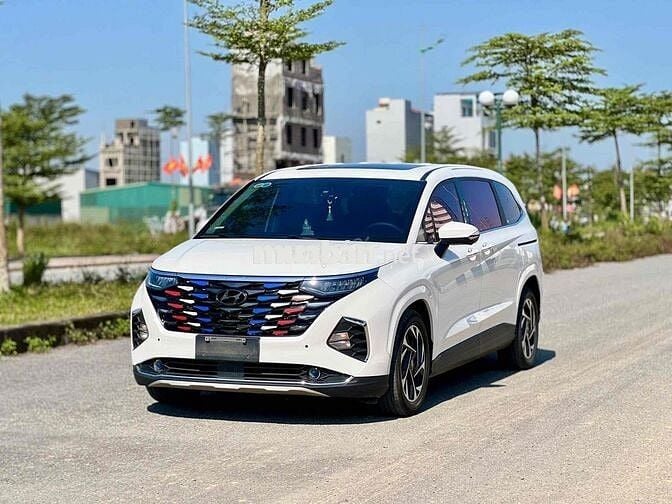 Hyundai Custin Đặc Biệt 1.5T sản xuất 2023