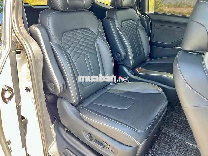 Hyundai Custin Đặc Biệt 1.5T sản xuất 2023