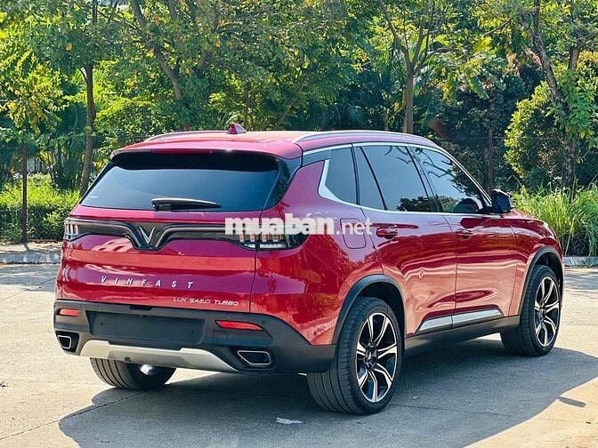 VinFast Lux SA2.0 Premium 2.0 AT sản xuất 2021