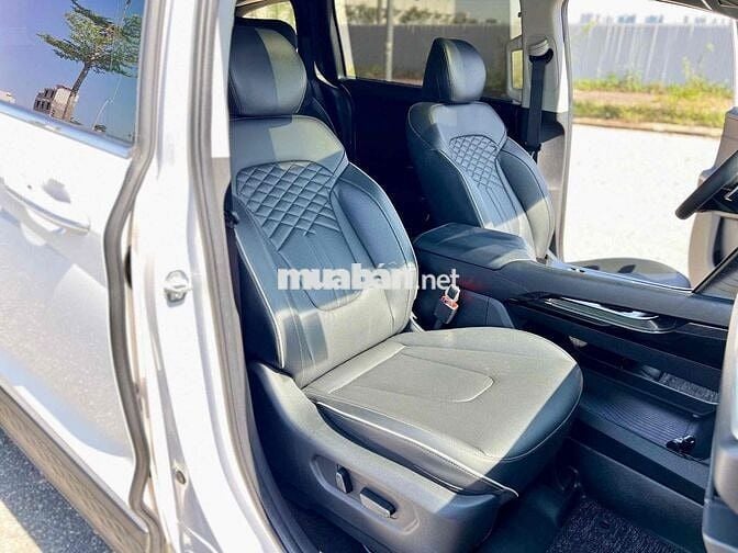 Hyundai Custin Đặc Biệt 1.5T sản xuất 2023