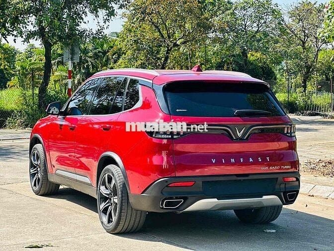 VinFast Lux SA2.0 Premium 2.0 AT sản xuất 2021