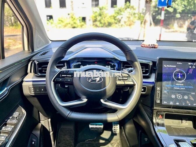 Hyundai Custin Đặc Biệt 1.5T sản xuất 2023