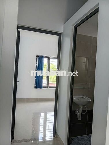 Cho thuê nguyên 1 tầng lầu giá rẻ gần Hiệp Thành City