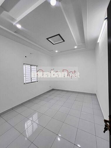 NHÀ THUÊ GẦN CÔNG VIÊN LƯU HỮU PHƯỚC XE Ô TÔ ĐẬU TRONG NHÀ