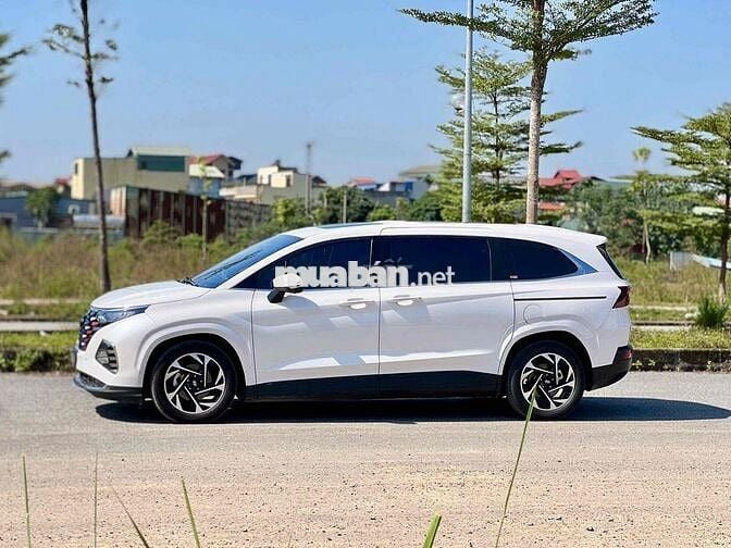 Hyundai Custin Đặc Biệt 1.5T sản xuất 2023