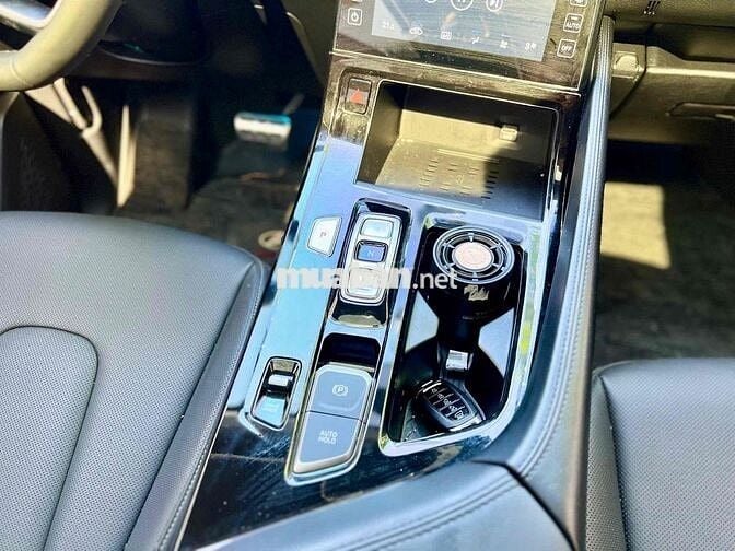 Hyundai Custin Đặc Biệt 1.5T sản xuất 2023