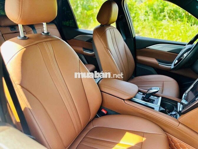 VinFast Lux SA2.0 Premium 2.0 AT sản xuất 2021