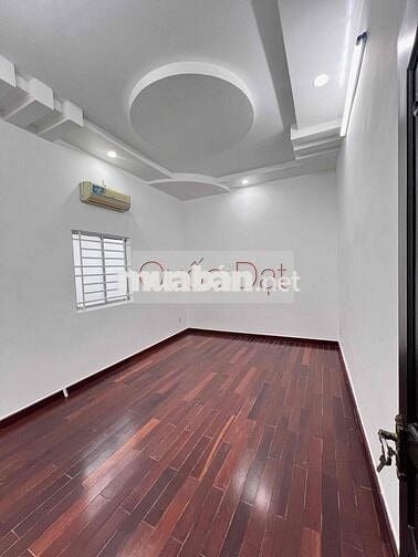 NHÀ THUÊ GẦN CÔNG VIÊN LƯU HỮU PHƯỚC XE Ô TÔ ĐẬU TRONG NHÀ