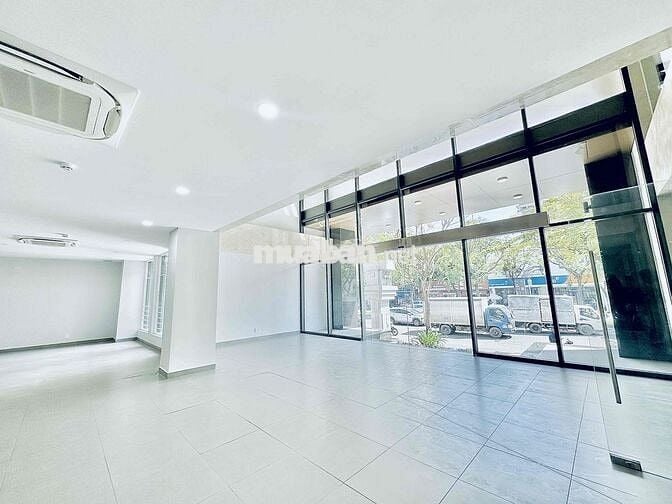 CHO THUÊ OFFICE DTSD 1800M2 MỚI HOÀN CÔNG - CÁCH SÂN BAY 5 PHÚT XE MÁY