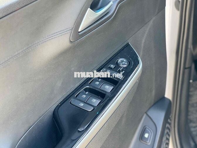 Hyundai Custin Đặc Biệt 1.5T sản xuất 2023