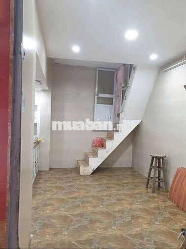 Cần bán nhà ở Phố Tôn Đức Thắng , 15m2, 2 tầng , 15m ra phố