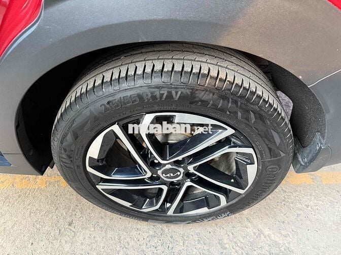 Kia Carens 2023 1.5G MT Deluxe - 34000 km một chủ