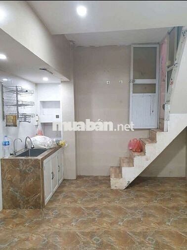 Cần bán nhà ở Phố Tôn Đức Thắng , 15m2, 2 tầng , 15m ra phố